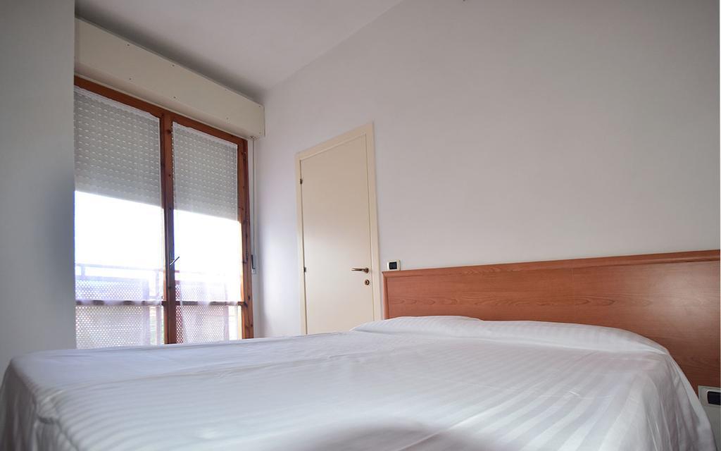 Residence Avana Senigallia Buitenkant foto