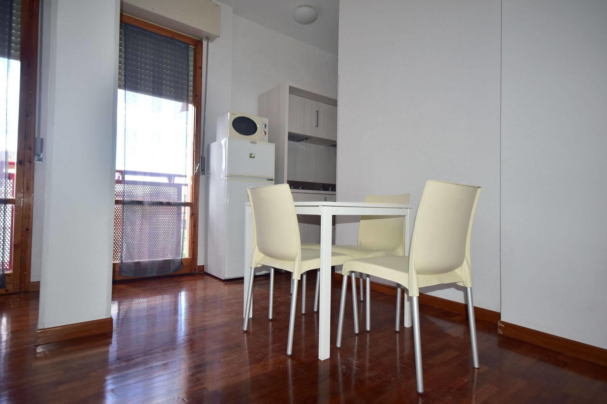 Residence Avana Senigallia Buitenkant foto